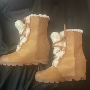 Sorel wedged boots